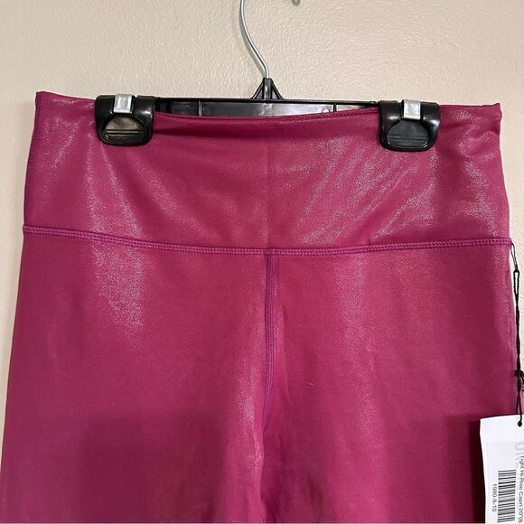 Zyia Lipgloss Metallic Plus Light n Tight Hi-Rise Capri 20" - Picture 5 of 7